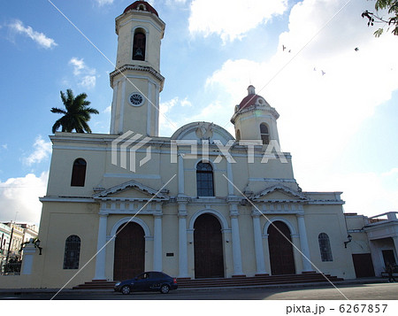 世界遺産「シエンフェゴスの都市歴史地区」のプリシマ・コンセプシオン大聖堂（キューバ） 6267857