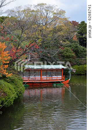 神泉苑の池と龍頭船 神泉苑の池と龍頭船 6268741