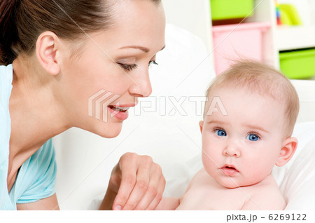 happy mother with cute newborn baby 6269122