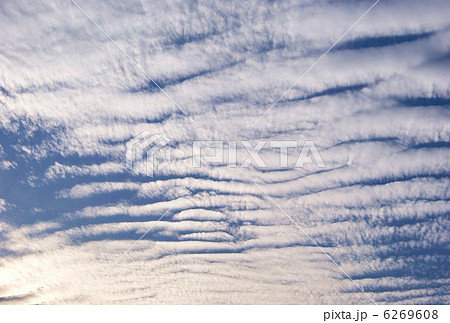 背景素材・秋の空の鰯雲・横位置 背景素材・秋の空の鰯雲・横位置 6269608