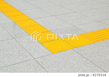 点字ブロックの設置例 6270316