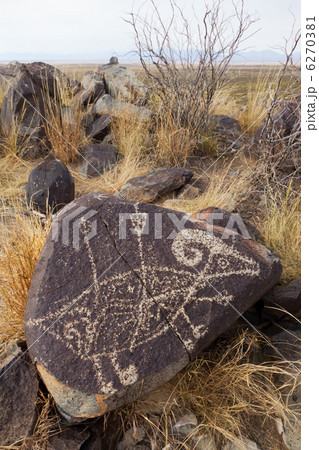 ネイティブアメリカンのペトログリフ 6270381