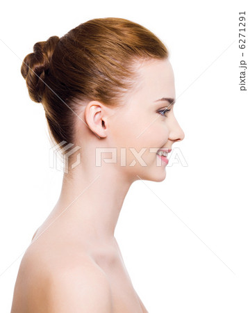 Smiling woman face with clear skin 6271291