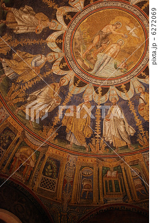 ラヴェンナの初期キリスト教建築物群　「レオニアーノ洗礼堂」 6272069