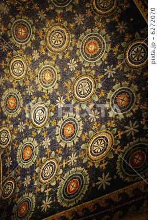 ラヴェンナの初期キリスト教建築物群　「ガッラ・プラキディア廟堂」 6272070