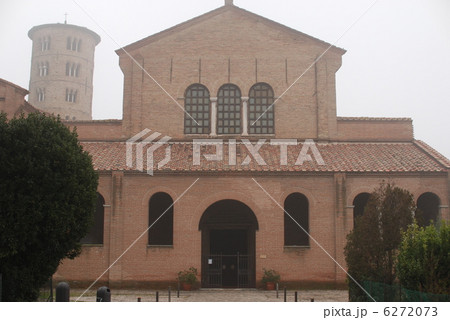 ラヴェンナの初期キリスト教建築物群　「サンタポリナーレ・イン・クラッセ聖堂」 6272073