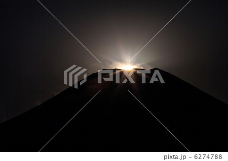 山中湖花の都公園からのダイヤモンド富士 6274788