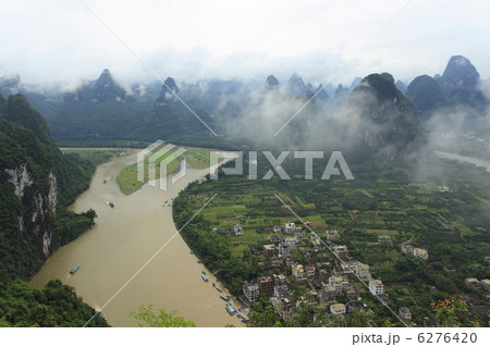 老寨山よりリ江と奇峰 6276420