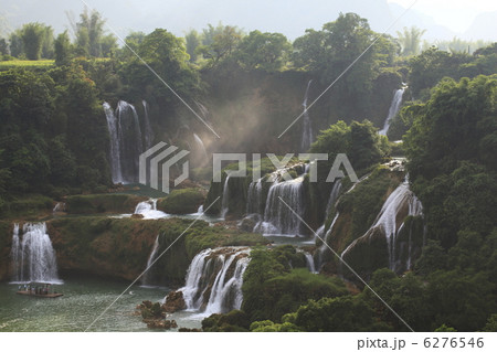 徳天瀑布 6276546