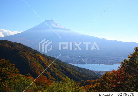 秋の富士山と河口湖 6276679