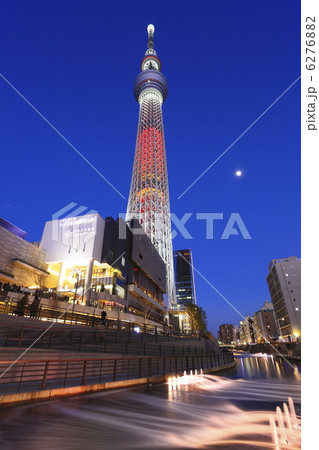 薄明の東京スカイツリー キャンドルツリー(赤色) 薄明の東京スカイツリー キャンドルツリー(赤色) 6276882