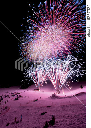 スキー場の花火大会 6277529