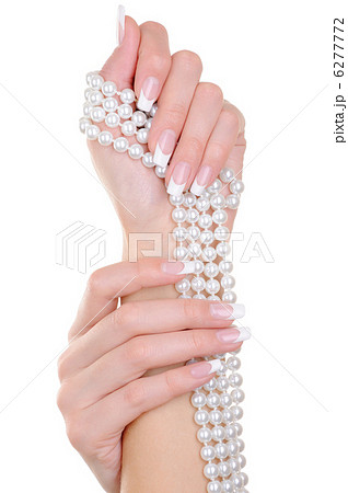 Beauty female fingernails with french manicure 6277772