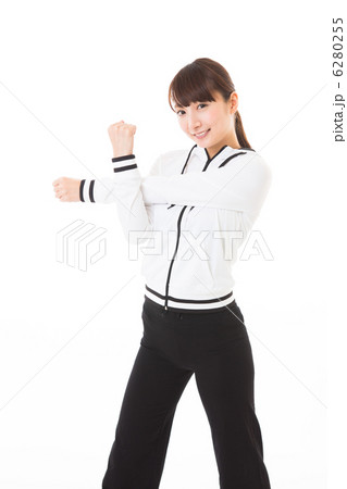 スポーツをする女性 スポーツをする女性 6280255