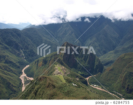 ペルー_ワイナピチュから望むマチュピチュ 6284755