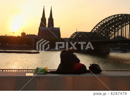 ドイツ　ケルンの夕日 6287479