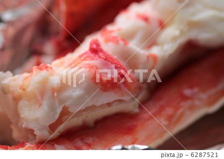 塩茹でタラバガニの足　産地直送のカニ 6287521