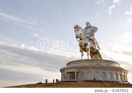 worlds biggest statue of Chinghiskhan 6287601