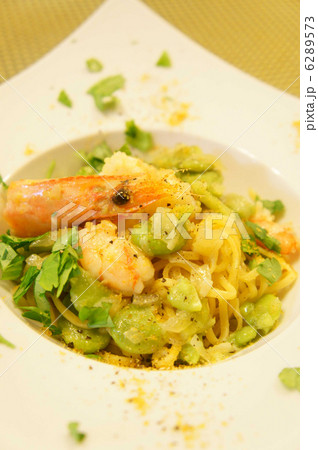 手打ちタヤリン　天使エビとソラマメのソース　ボッタルガと 6289573