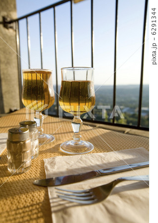 Restaurant with a panoramic view 6291344