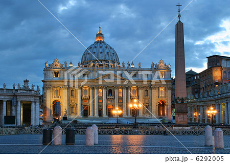 Saint Petres Basilica at evening in Vatican. 6292005