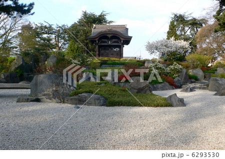 ロンドン、キュー・ガーデン内の日本庭園 6293530