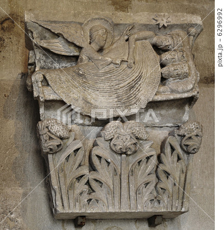 オータン、サン・ラザール大聖堂の柱頭彫刻の写真素材 [6296992] - PIXTA