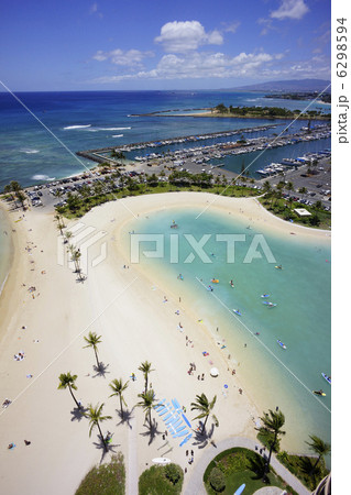 ハワイ　オアフワイキキビーチ　ヒルトン・ハワイアンビレッジ 6298594