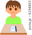 小学生の男の子 6298803