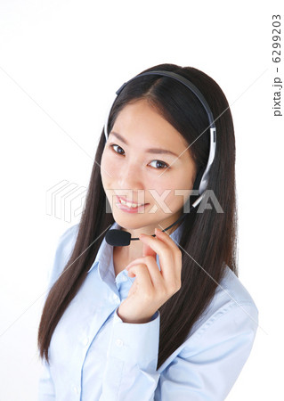 ヘッドセットの女性 6299203