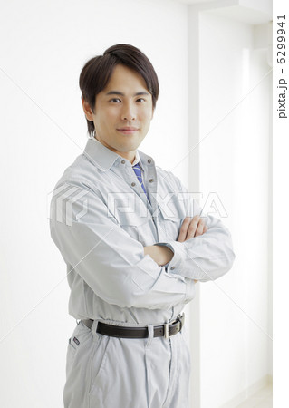 作業服の男性 6299941