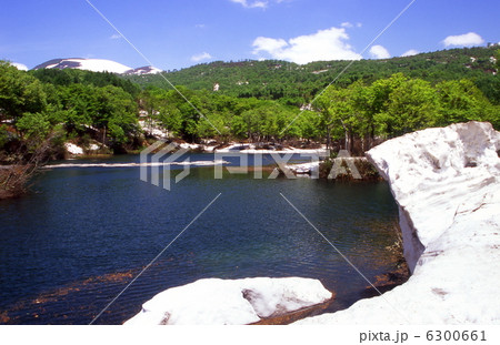 雪解けの月山地蔵沼 6300661