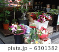 街角のお花屋さん 6301382