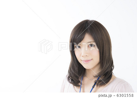 ビジネスウーマンのクローズアップ　若い女性 6301558