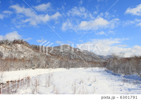 忠別川の雪解け　山方面 6301791
