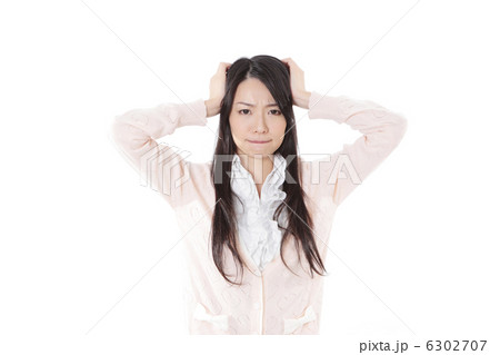 困りまくる女性 困りまくる女性 6302707