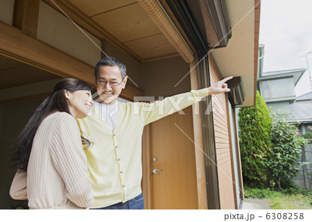 シニア夫婦と孫 シニア夫婦と孫 6308258