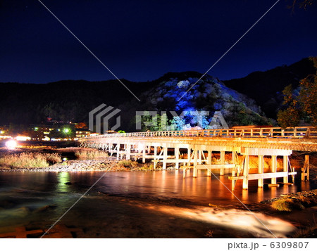 嵐山花灯路　渡月橋ライトアップ 6309807
