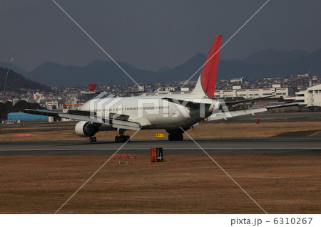 大阪国際空港　伊丹空港のボーイング777 6310267
