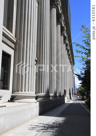 東京都中央区日本橋室町にある「三井本館」 6310581