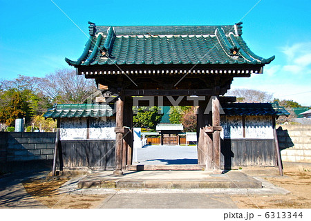 甘棠院(かんとういん)の「総門」（埼玉県久喜市本町） 6313344