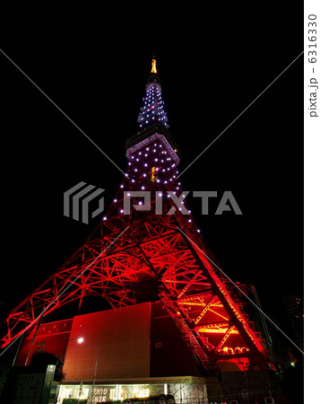 見上げるホワイト・ダイヤモンドヴェールの東京タワー 見上げるホワイト・ダイヤモンドヴェールの東京タワー 6316330