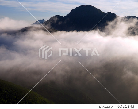 塩見岳と滝雲 6321243
