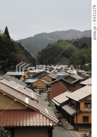 冬の石見銀山の大森地区の街並み 冬の石見銀山の大森地区の街並み 6321276