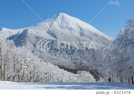 冬の磐梯山 6321478