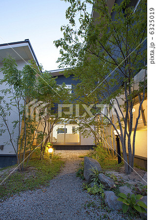 住宅・中庭 6325019