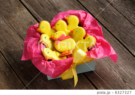 Easter homemade gingerbread cookie 6327327