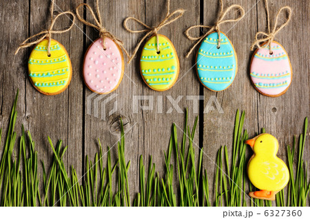 Easter homemade gingerbread cookie 6327360