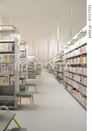 金沢海みらい図書館・館内【縦】 6327491