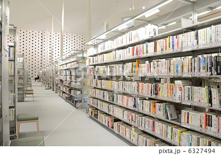 金沢海みらい図書館・館内【横】 6327494